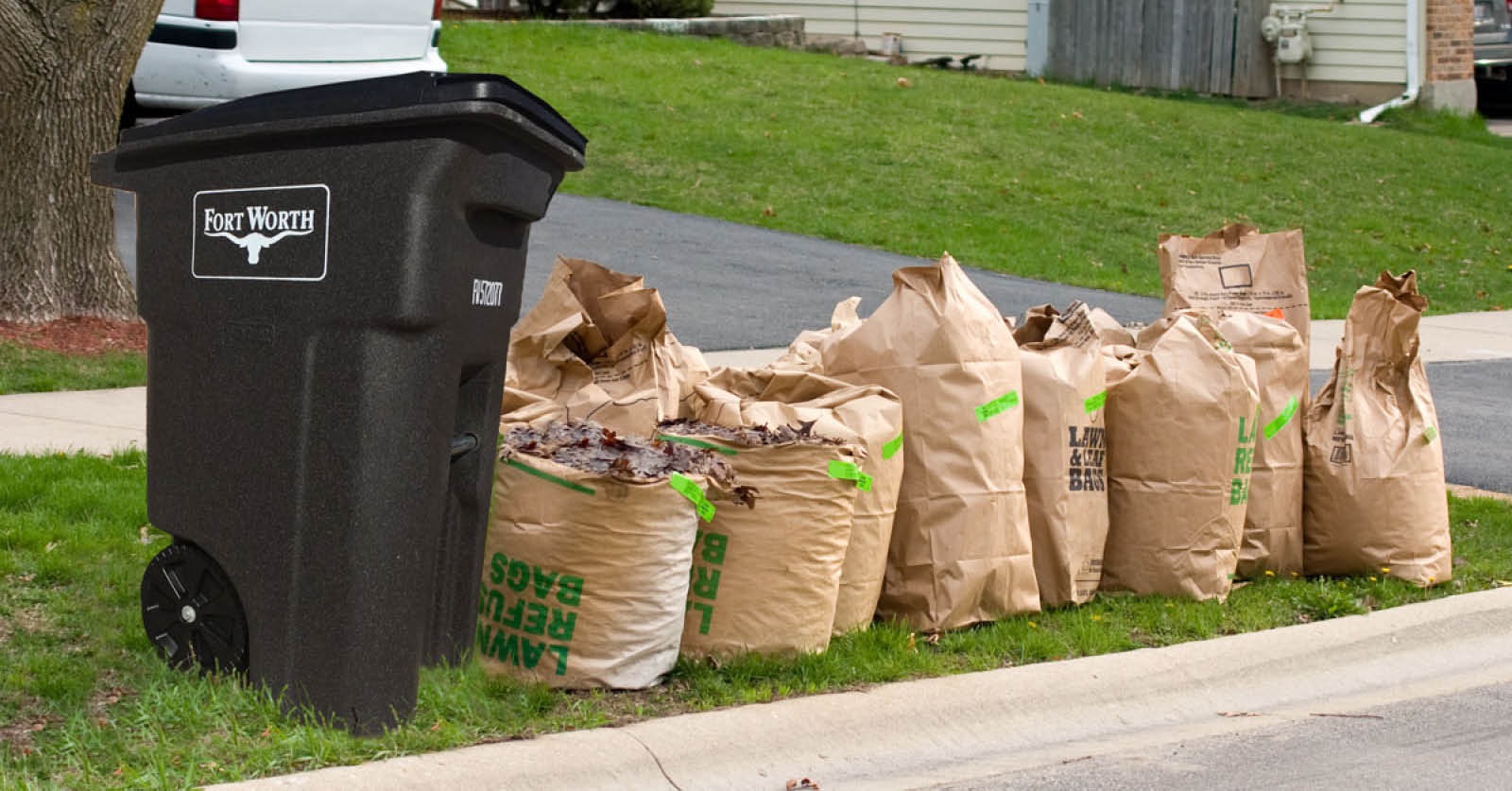 How to Place Your Garbage Cart at the Curb