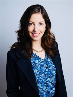 Kira Peikoff Headshot.jpg