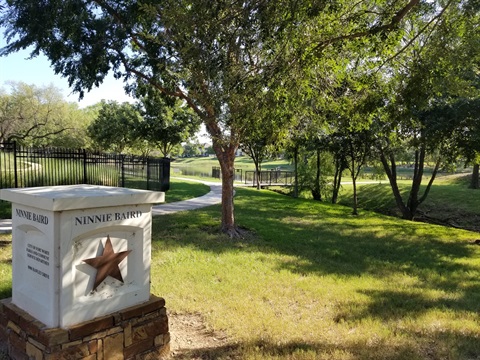 Ninnie_Baird_park_sign